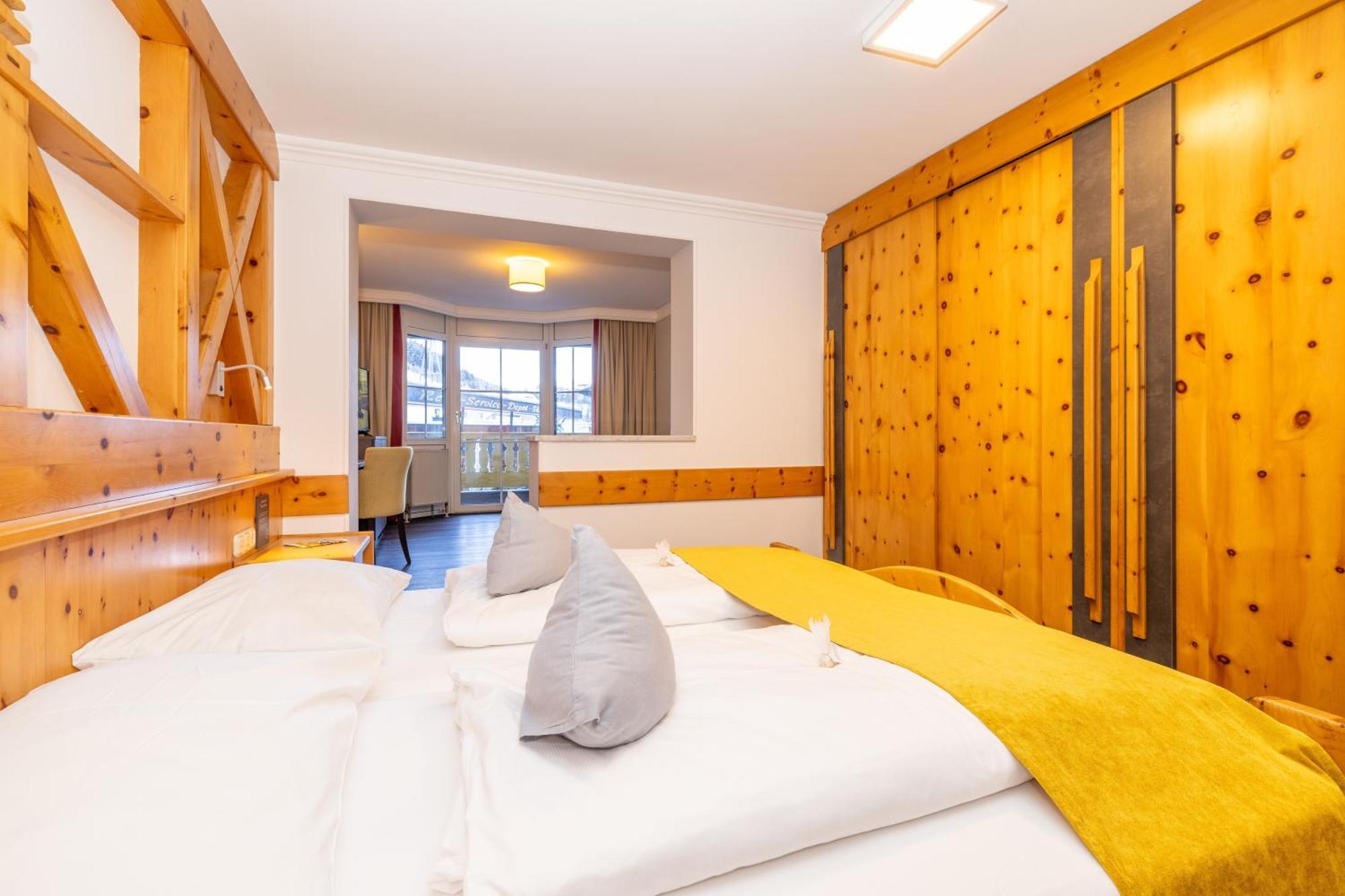 Jufa Alpenhotel Saalbach Esterno foto