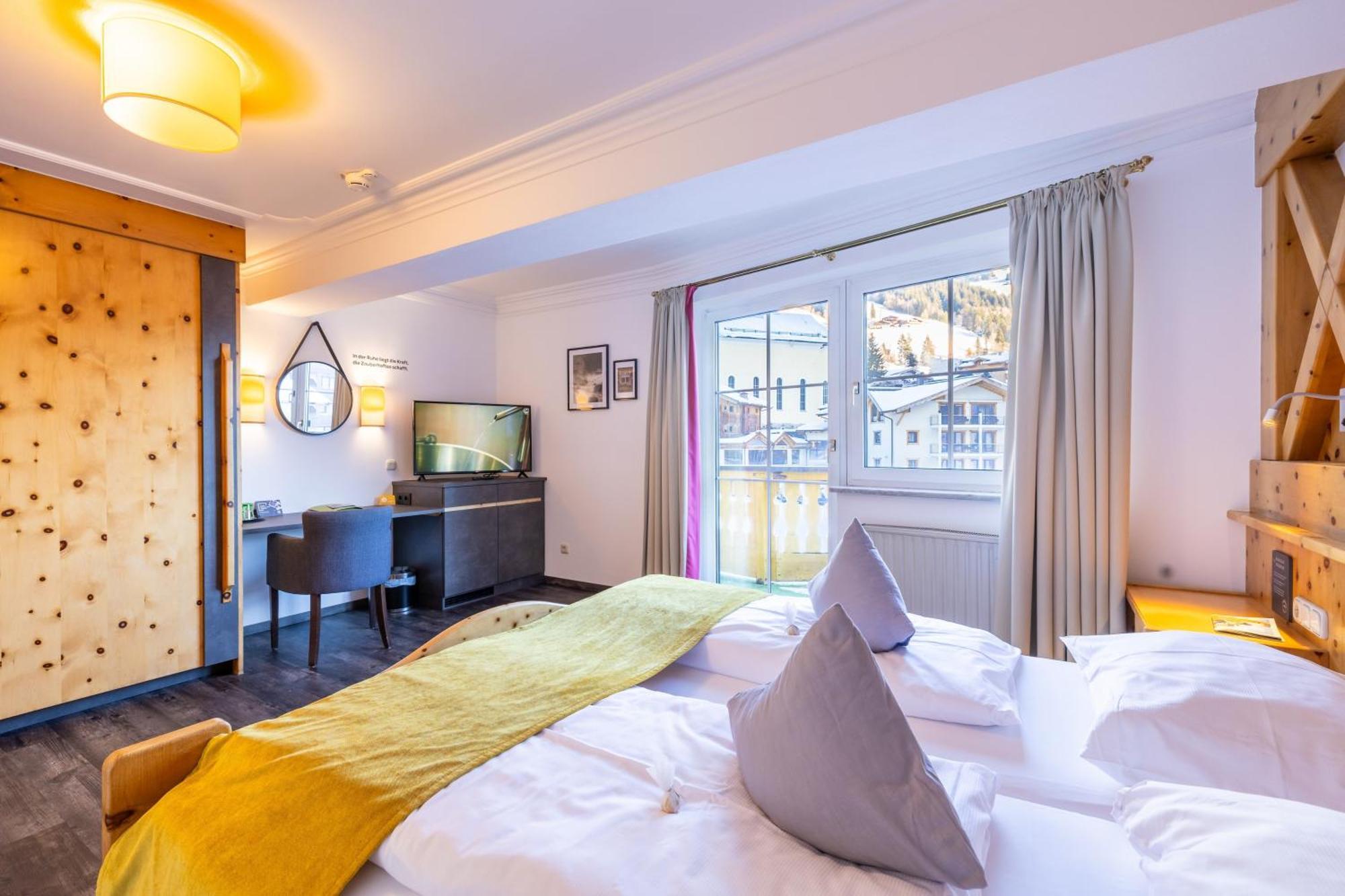 Jufa Alpenhotel Saalbach Esterno foto