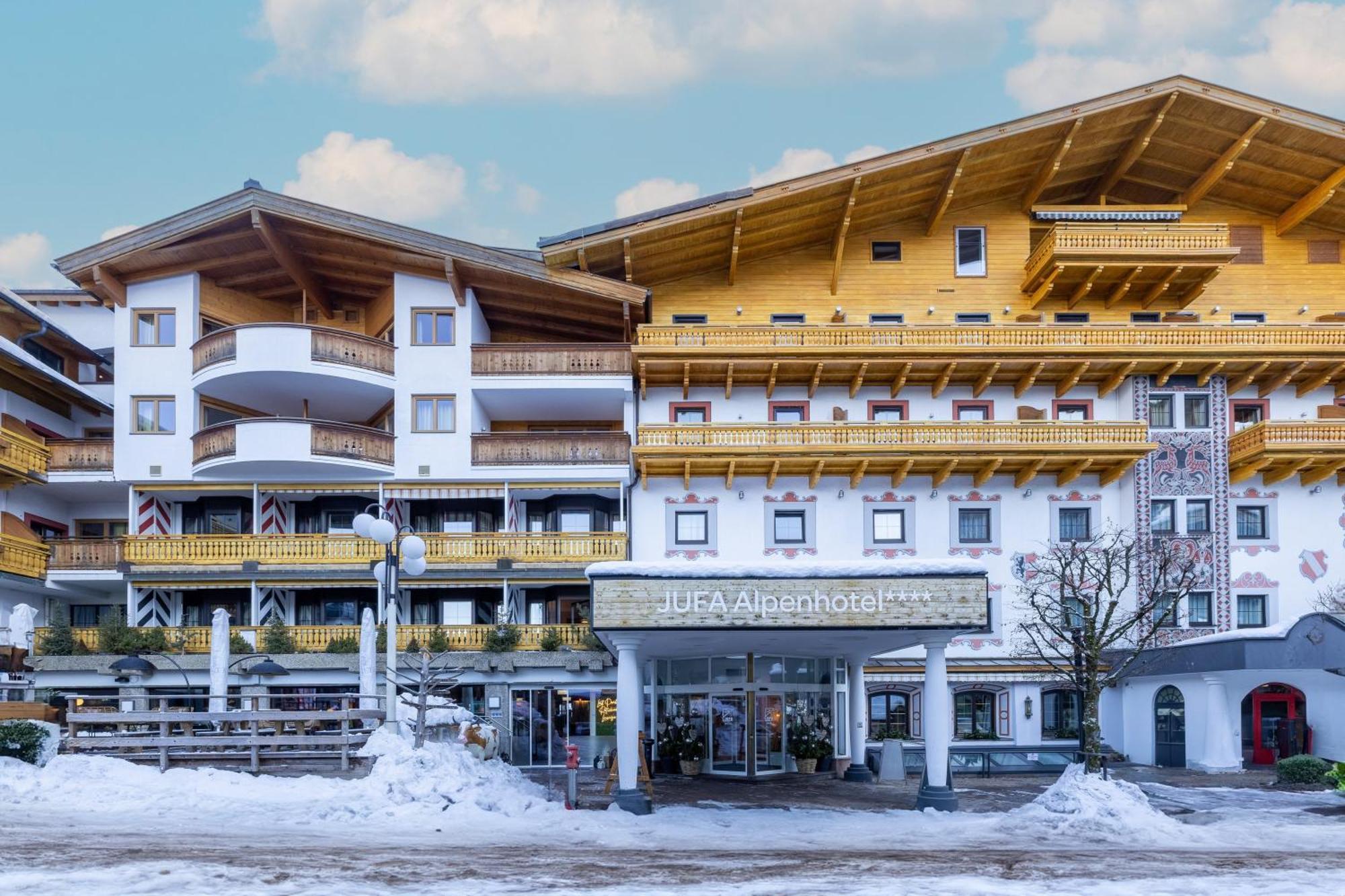 Jufa Alpenhotel Saalbach Esterno foto